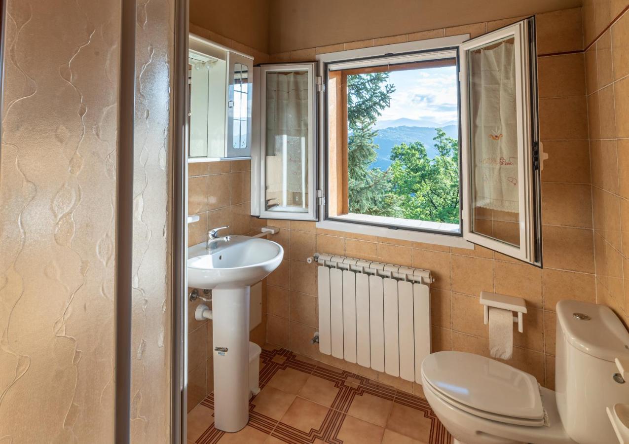 Casetta Maduneta Immersa In Un Oliveto Dolceacqua Eksteriør bilde